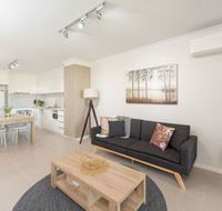 Lakeview Suite 06