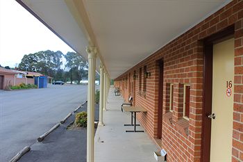 Colonial Motor Inn Lithgow - Cruises Travel 4