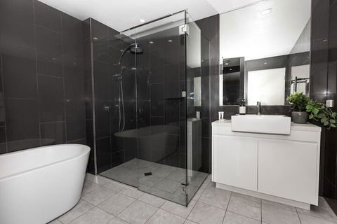 Trendy Self Contained City Apartment - Travel Search 5