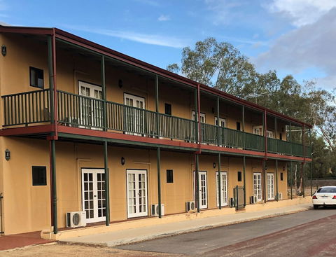 Settlers Hotel York - Tourism Guide 0