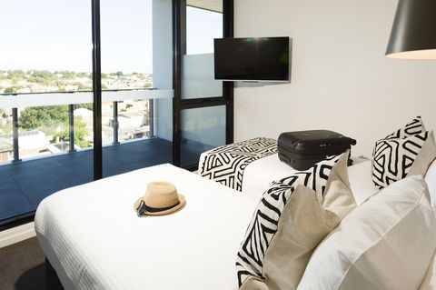 R Hotel Geelong - Travel Search 2