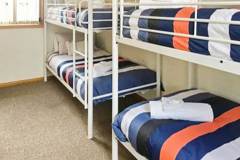 Rye Sleeps 10, Great Weekender - Tourism Guide 2