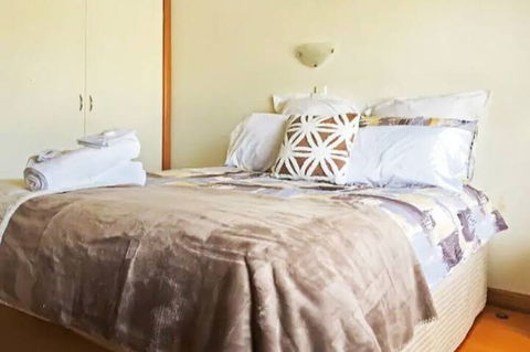 Rye Sleeps 10, Great Weekender - Tourism Guide 4