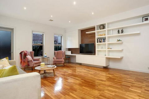 Kew Luxurious Townhouse - Travel Search 6