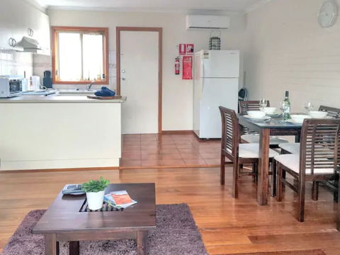 Home Near Shops & Beach - Tourism Guide 5