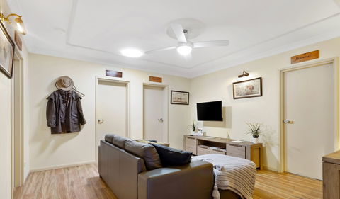 The Guesthouse - Travel Search 6