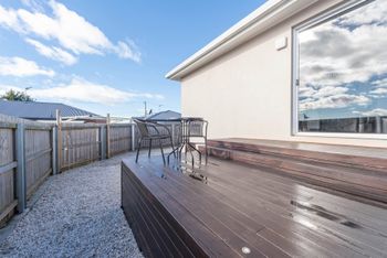 Spacious & Bright 4 Bedroom Home - Travel Agents 3