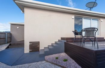 Spacious & Bright 4 Bedroom Home - Travel Agents 5