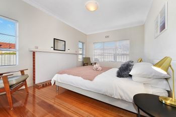 Spacious & Bright 4 Bedroom Home - Travel Agents 4