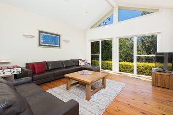 SYDNEY FAMILY HOME WITH POOL H344 - Travel Search 6