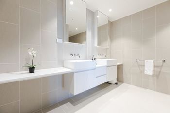 Super Spacious City View Apartments - Travel Search 1