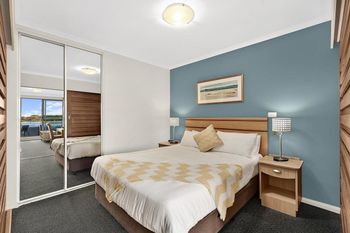 The Oak Room 106 - Travel Agents 4