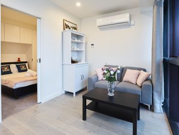 Elegant High Rise Apartment With An Unforgettable View - Tourism Guide 4