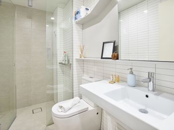 Elegant High Rise Apartment With An Unforgettable View - Tourism Guide 2