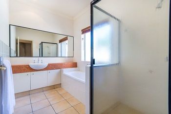 Hepburn Holiday Haven - Travel Search 1