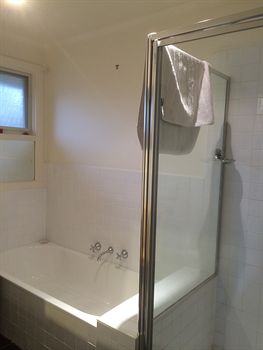 Australian Home Away Doncaster Elgar 2 - Travel Search 2