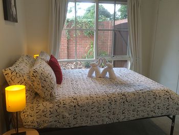 Australian Home Away Doncaster Elgar 2 - Travel Search 1