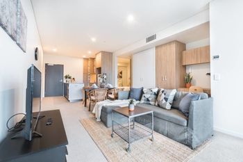 Executive Two Bedroom City Apartment With Views - Travel Search 6