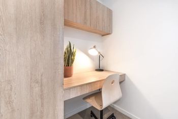 Executive Two Bedroom City Apartment With Views - Travel Search 4