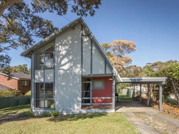 The 5th Green - Travel Search 1