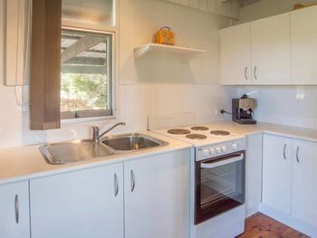 The 5th Green - Travel Search 2