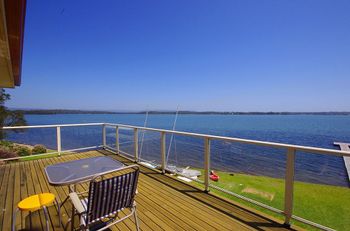 Luxury Waterfront House - Tourism Guide 1