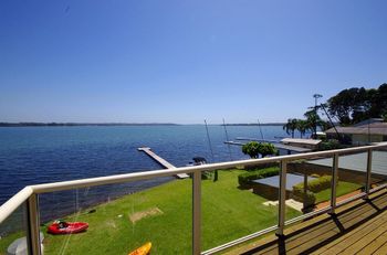 Luxury Waterfront House - Tourism Guide 5