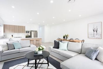 5 Bedroom Sydney Mansion With Parking - Travel Agents 0