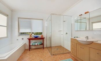 Noraville On The Beach - Travel Agents 4