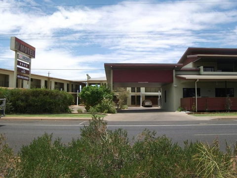 Spinifex Motel & Serviced Apartments - Cruises Travel 2