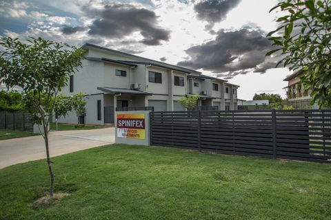 Spinifex Motel & Serviced Apartments - Cruises Travel 3
