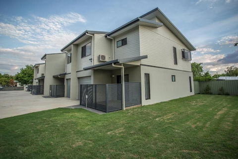 Spinifex Motel & Serviced Apartments - Cruises Travel 1