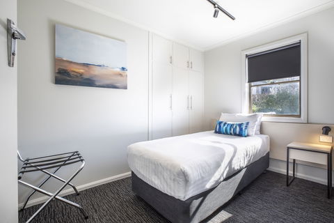 Nightcap At Riverside Hotel - Tourism Guide 4