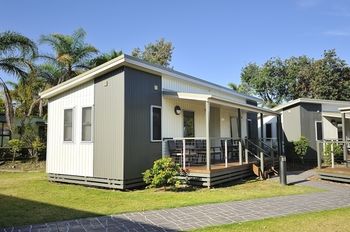 Lakeside Holiday Park - Travel Agents 0