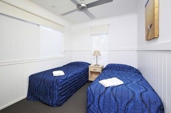 Lakeside Holiday Park - Travel Agents 1