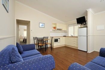 Lakeside Holiday Park - Travel Agents 2