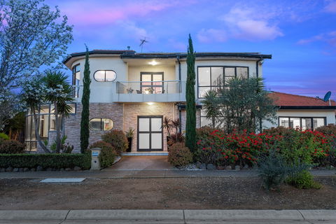 Villa De Marseilles - Melbourne - Travel Search 0
