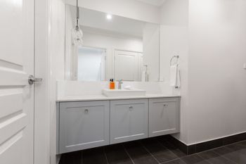 Brand New Townhouse - Travel Search 3