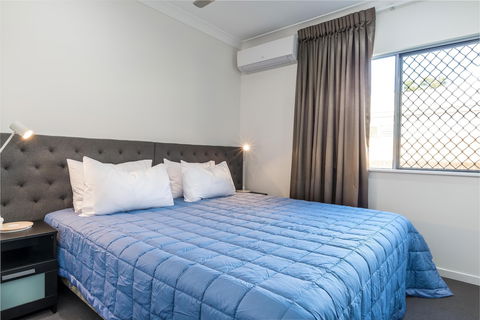 Blue Lagoon Villa B - Travel Search 6