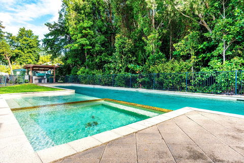Blue Lagoon Villa B - Travel Search 4