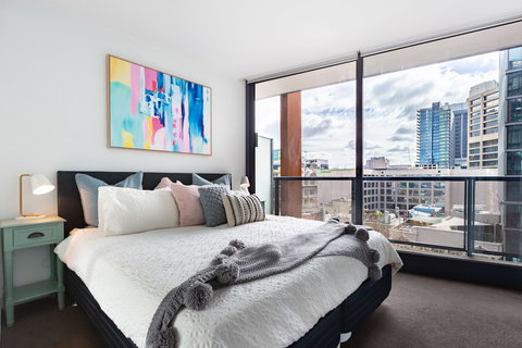Ella, 1BDR Melbourne Apartment - Tourism Guide 3