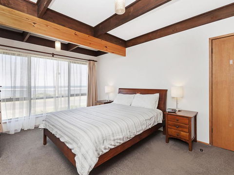 Swimmers Rest - Uninterrupted Panoramic Ocean Views - 1 Bedroom - Tourism Guide 5