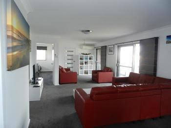 Yamba Norfolk Motel - Tourism Guide 0