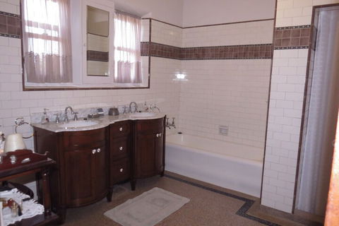 Mourilyan House - Travel Agents 5