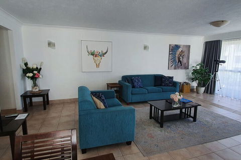 Surfers Chalet - Tourism Guide 5
