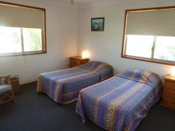 Sails Beach House Apartments Pottsville Beach - Tourism Guide 2