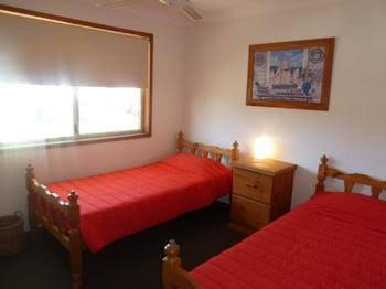 Sails Beach House Apartments Pottsville Beach - Tourism Guide 4