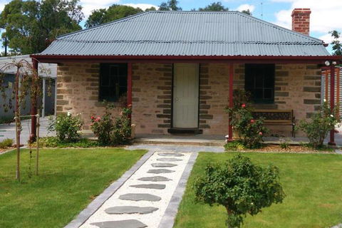 Annabelles Cottage - Travel Agents 4