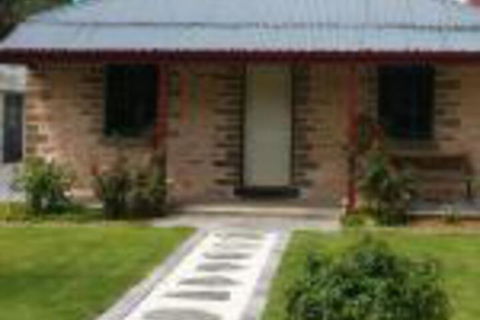Annabelles Cottage - Travel Agents 0