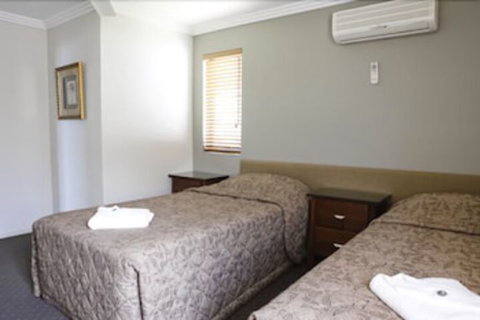 Pacific Reef By Kacys - Travel Agents 2